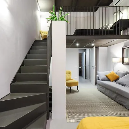 Central Beautiful Two Level Loft! Mailand