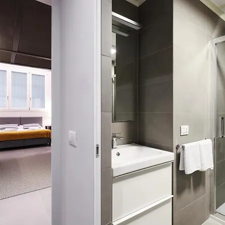 Apartment Central Beautiful Two Level Loft! *