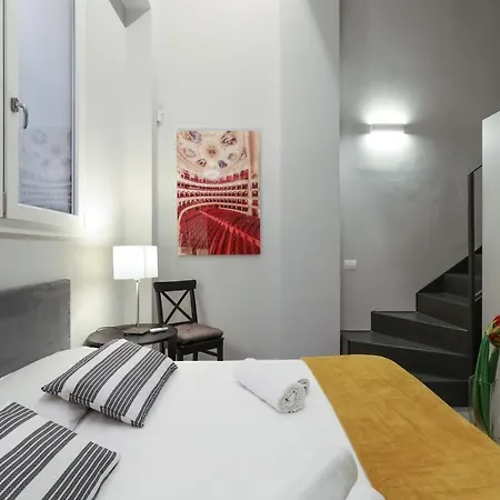 Central Beautiful Two Level Loft! Apartment