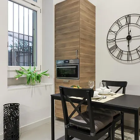 Apartment Central Beautiful Two Level Loft! Milan